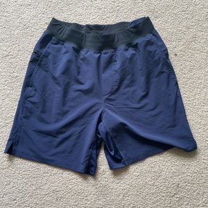 Fabletics The Franchise Short Linerless Size Medium in Navy